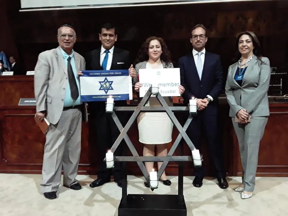 Visita al Consulado